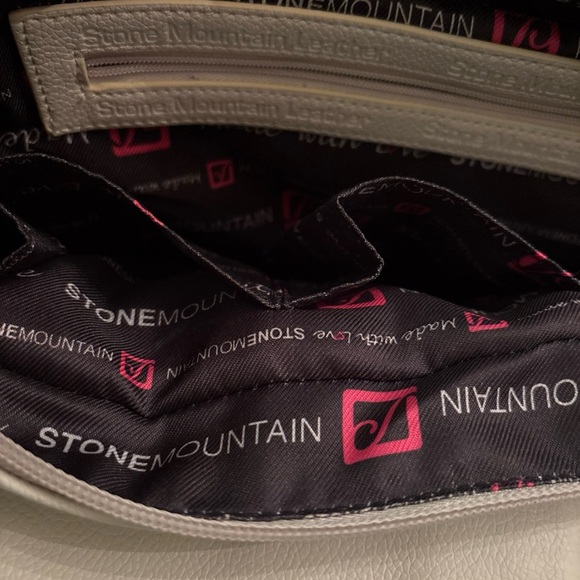 Stone Mountain Accessories Off-White Textured Handbag - Picture 7 of 9